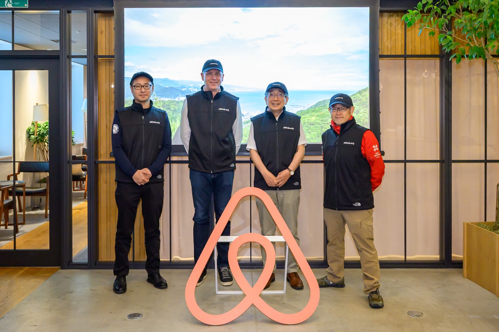 Airbnbの世界初となる災害対策プログラムにパートナー団体として参画します