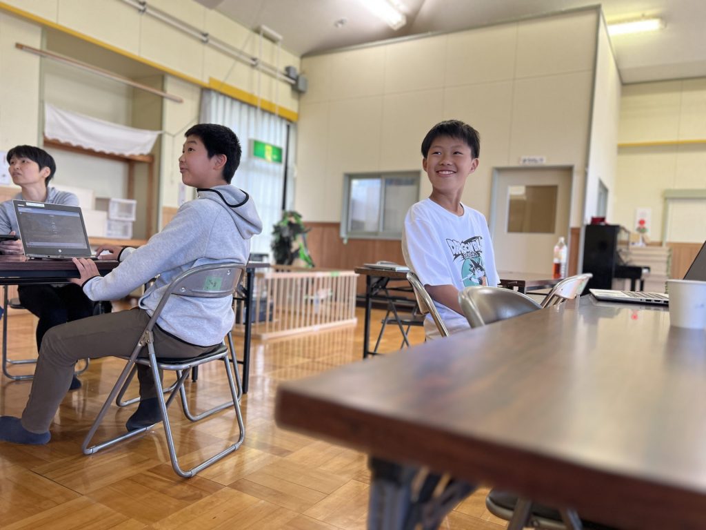 【能登半島地震】世界中とオンラインでつながる!能登の子どもたちが世界150人の子どもと一緒に学ぶプログラミング体験を支援 6 IMG 8546