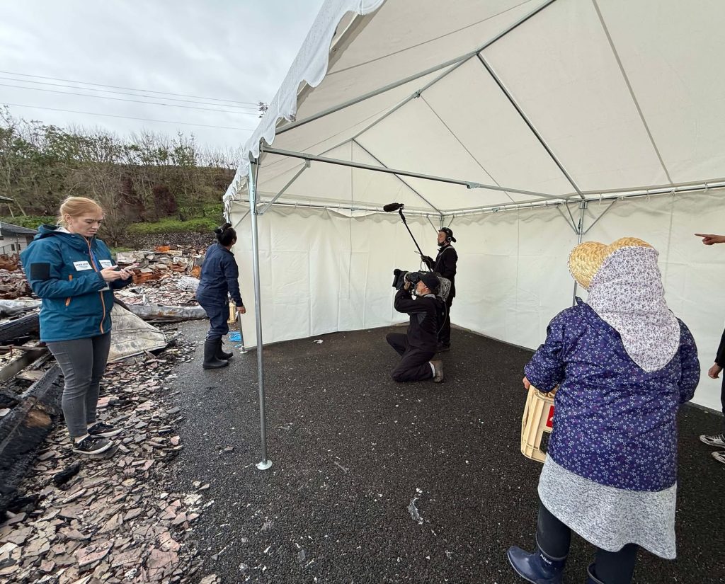 【岩手県大船渡市 山火事】山林火災からの生活再建を後押し――農漁家へ必要な作業用資材を支援 4 %E3%81%8C%E3%82%8C%E3%81%8D%E3%81%A8%E3%83%86%E3%83%B3%E3%83%88