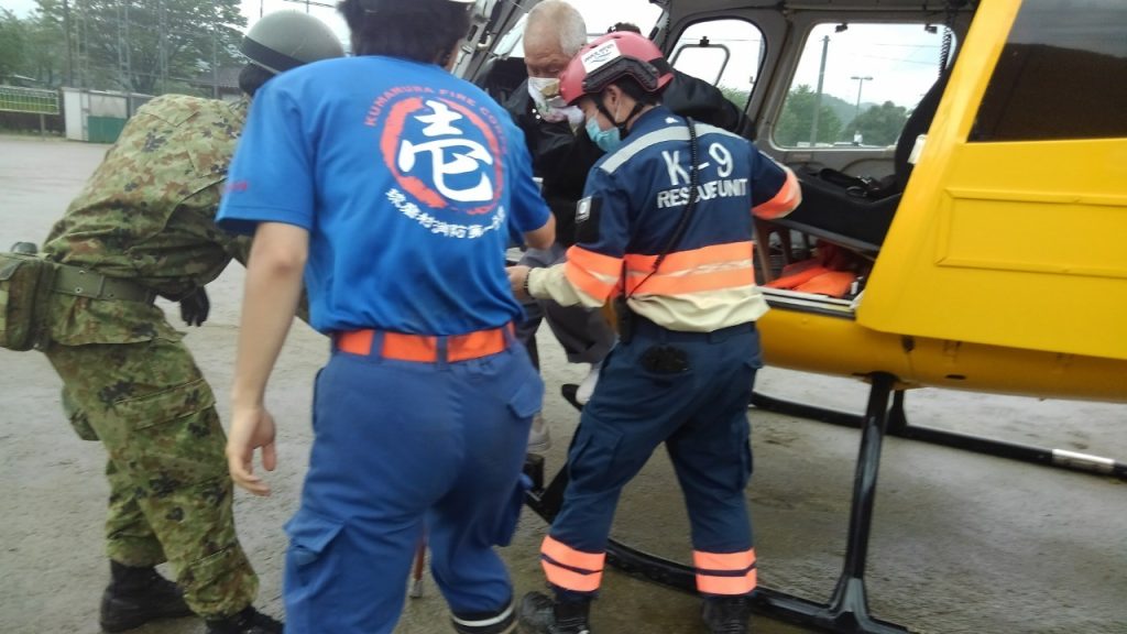 ヘリコプターで命を救う_ARROWSパイロットのリアルストーリー【#2】 10 取り残されていた住民を救出したときの写真