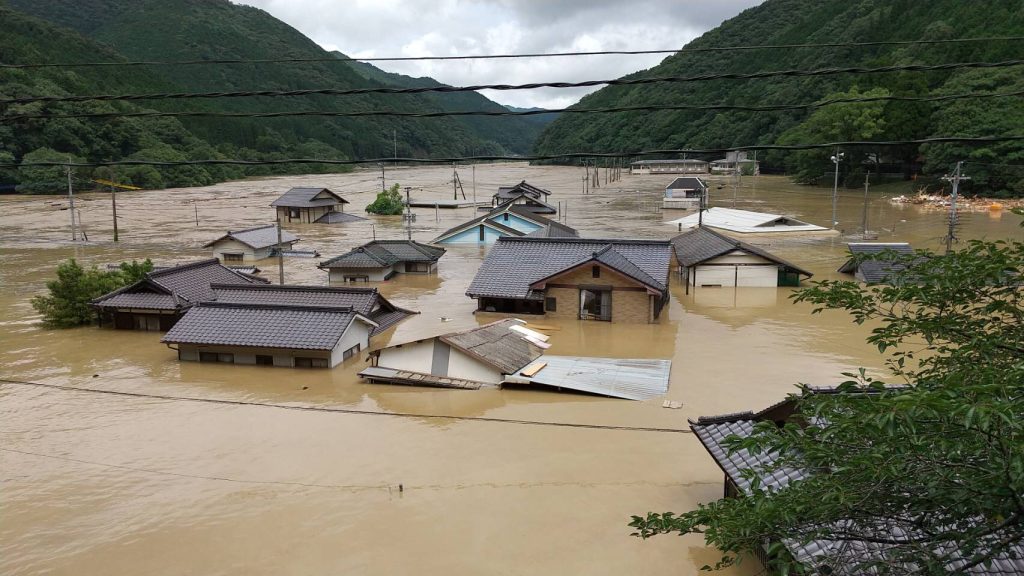 【災害の記録#02】令和2年7月豪雨(熊本豪雨・九州豪雨)|コロナ禍に起きた未曾有の豪雨災害。“逃げ遅れ”を防ぐためにできることとは? 12 a6d7a43c91435df9495488db3ca3aa42