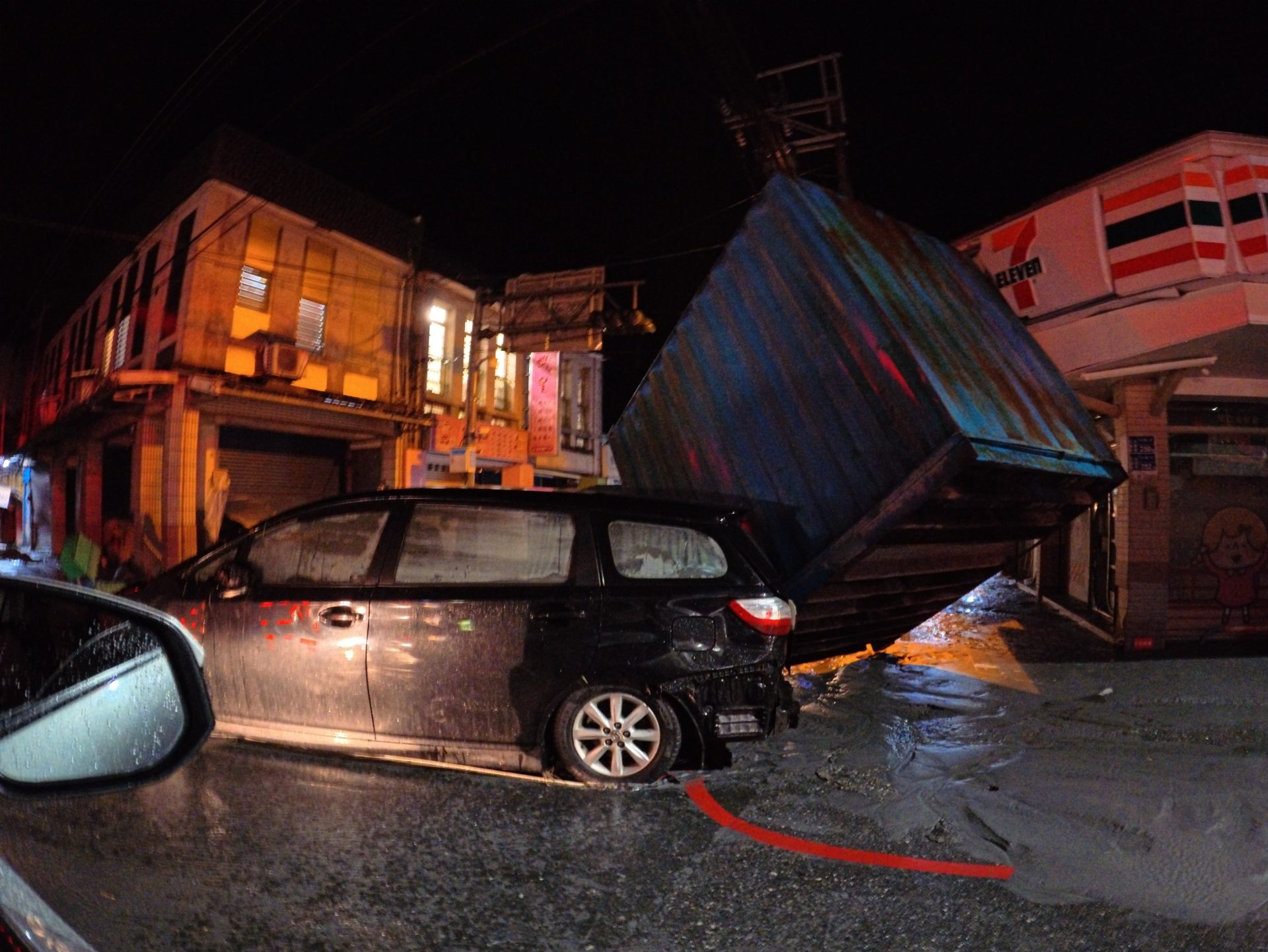 【台湾 台風18号 緊急支援】せき止め湖が氾濫し大規模な洪水被害が発生、14名が犠牲に