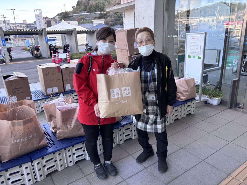 【大分市大規模火災 緊急支援】ユニクロと連携し1,000点以上の冬物衣類を配布 7 IMG 8964